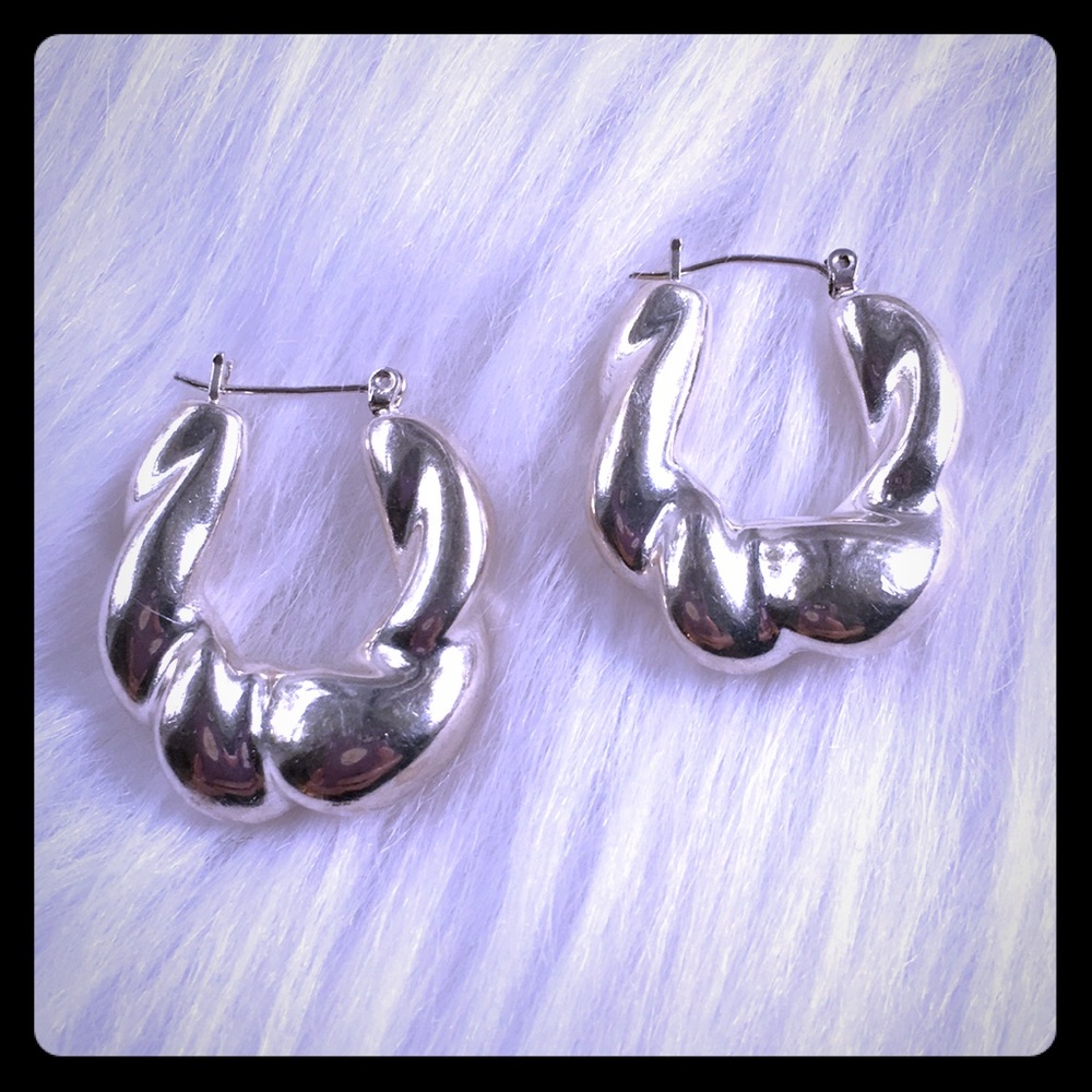 925 Sterling Silver Oval Shaped Pierced Earrings